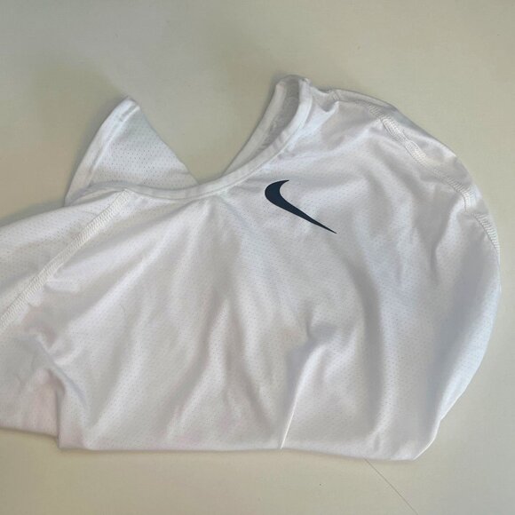 Nike Accessories - Nike PRO Hijab 2.0 White/Black XS/S